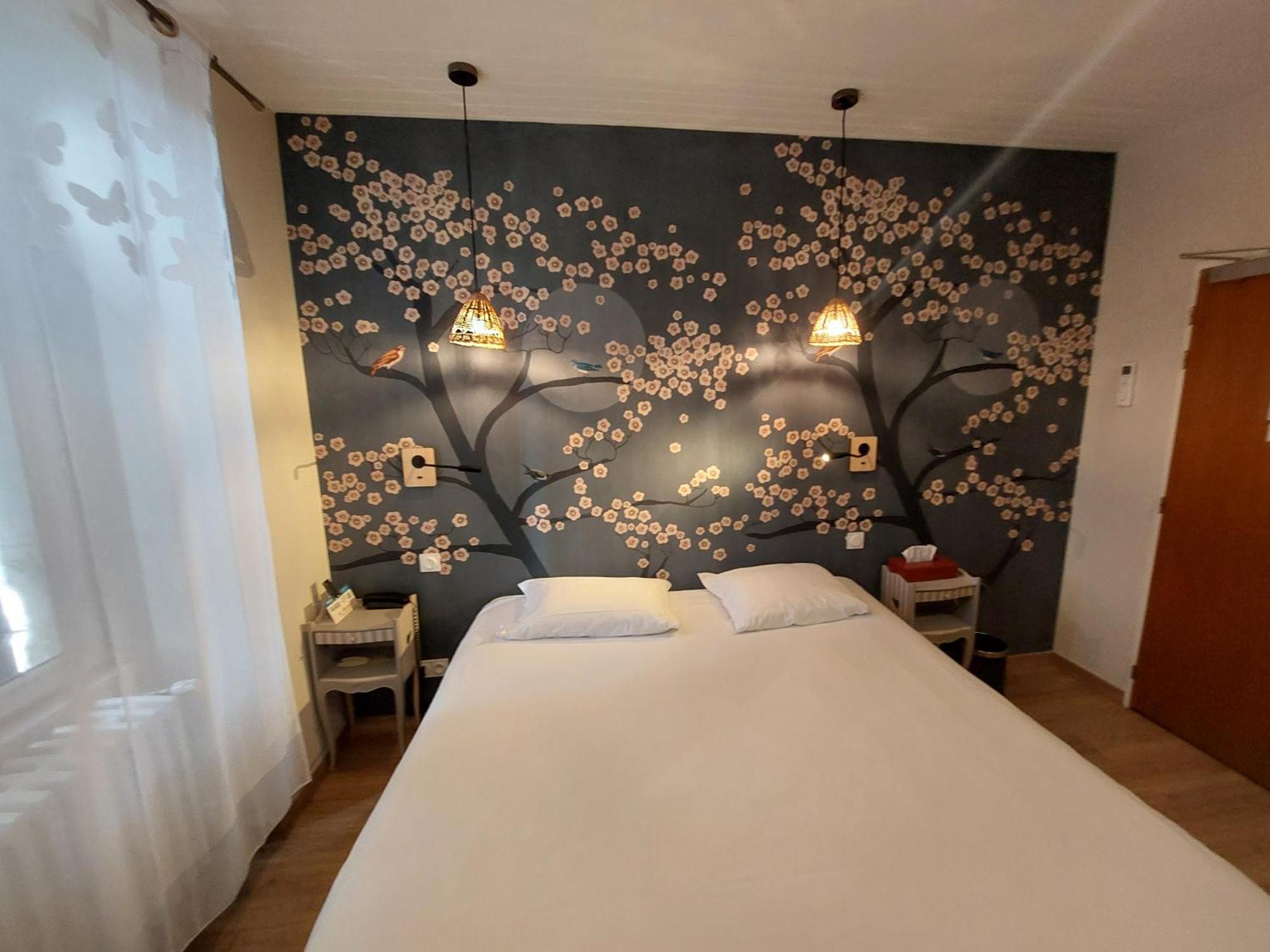 Logis Hotels - Hotel Et Restaurant Les Voyageurs Tournon-dʼAgenais Kültér fotó