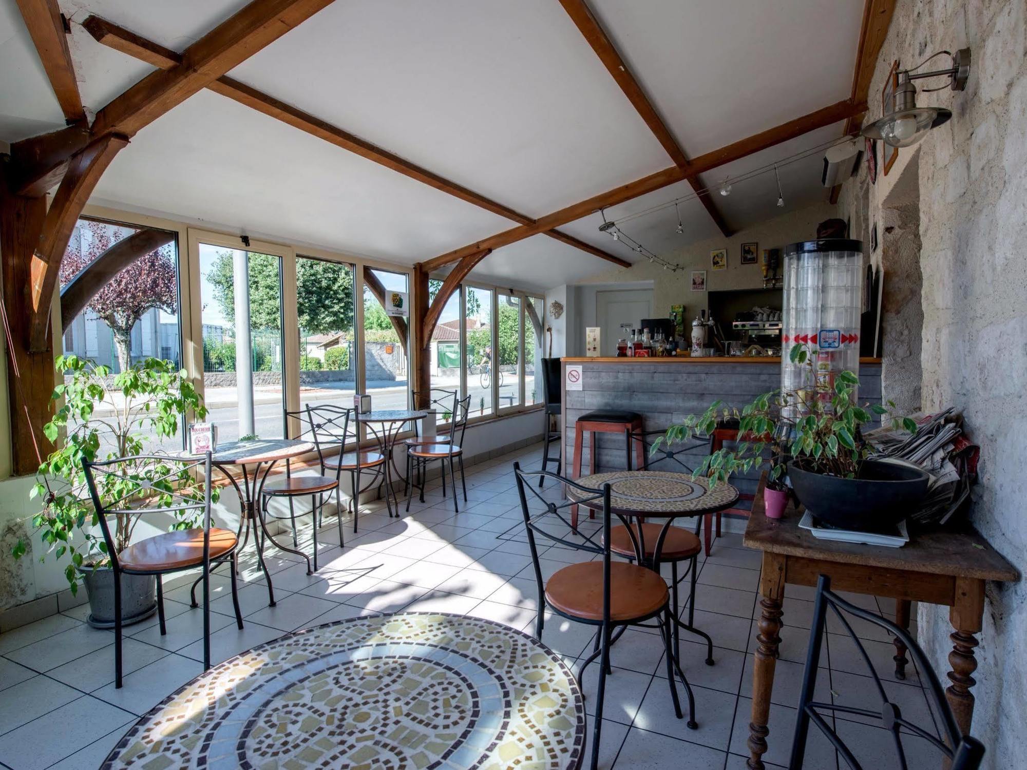 Logis Hotels - Hotel Et Restaurant Les Voyageurs Tournon-dʼAgenais Kültér fotó