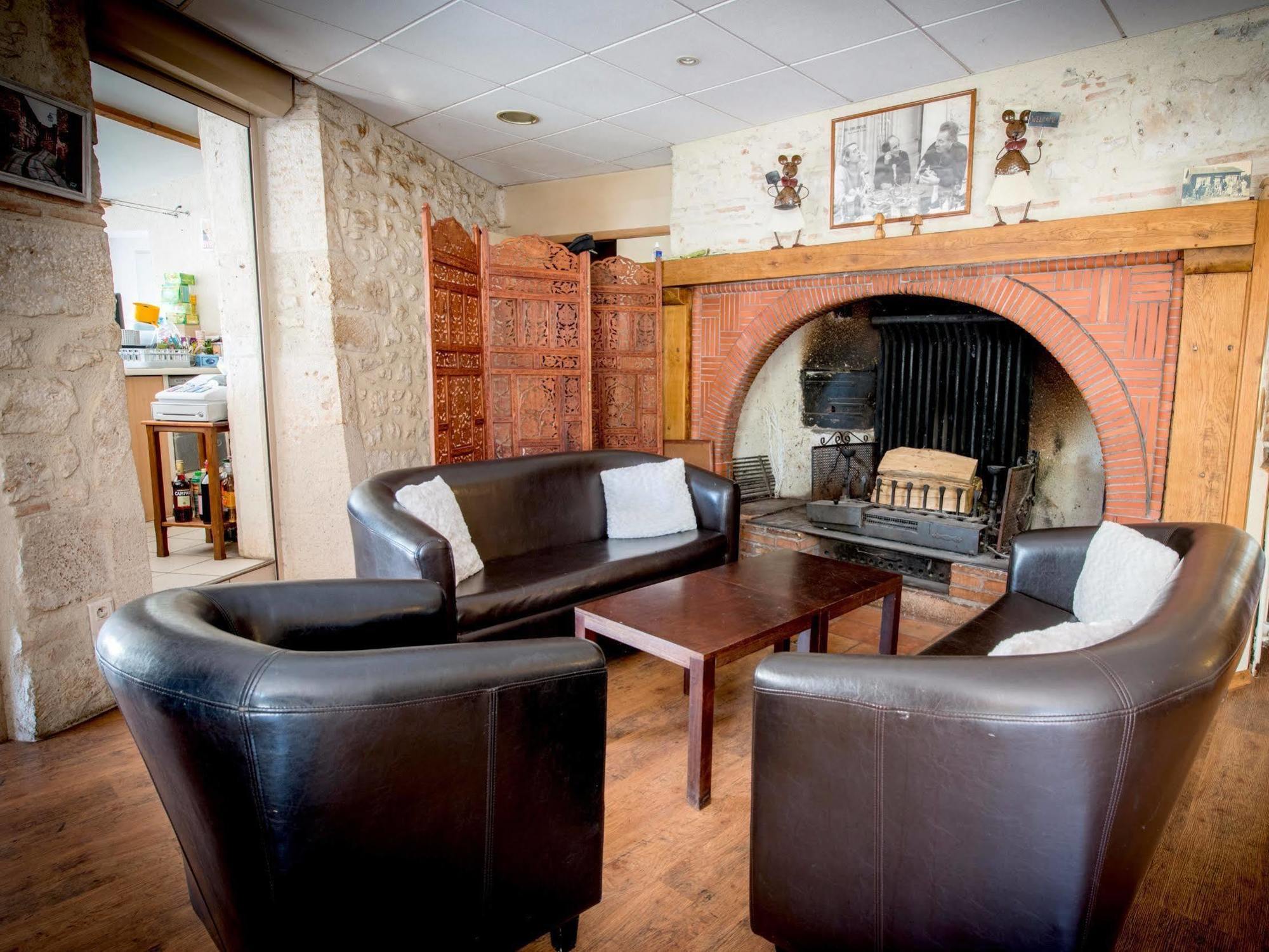 Logis Hotels - Hotel Et Restaurant Les Voyageurs Tournon-dʼAgenais Kültér fotó